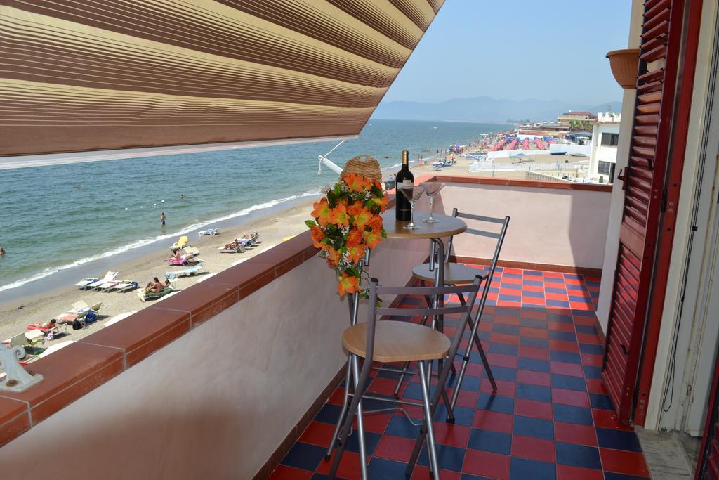 Casa Vacanze Dei Navigatori On The Sea Pontecagnano Exteriér fotografie
